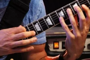 [Udemy]掌握电吉他的指弹技巧 | Master Tapping On Electric Guitar